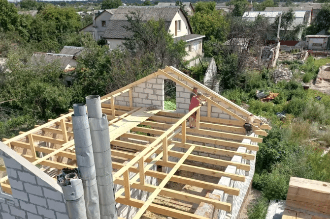 Meet the Australian 'builders without borders' repairing war-torn homes ...