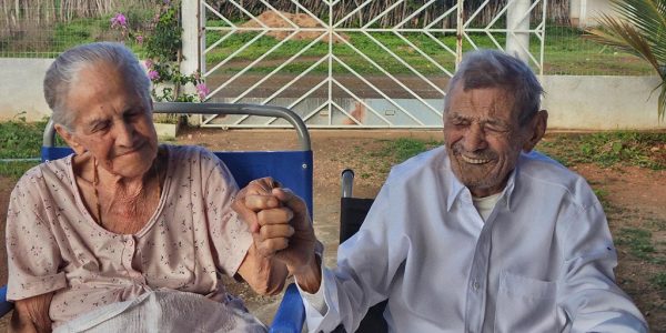 Couple breaks record for longest living marriage
